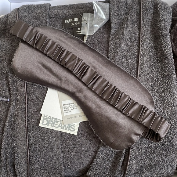 Barefoot dreams 3 piece Cozychic Ultra Lite Wrap Robe with silk detail. - Picture 5 of 8